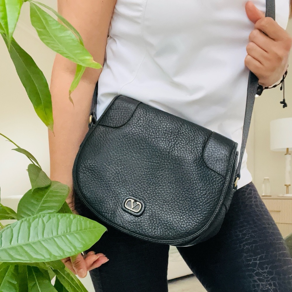 Valentino Garavani pebbled leather shoulder
Black Leather Crossbody - Picture 2 of 10